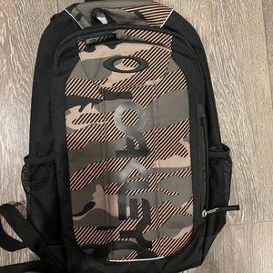 Oakley Warning Camo Enduro Backpack